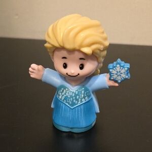 Little People Disney Frozen Princess Elsa Holding Snowflake Figurine